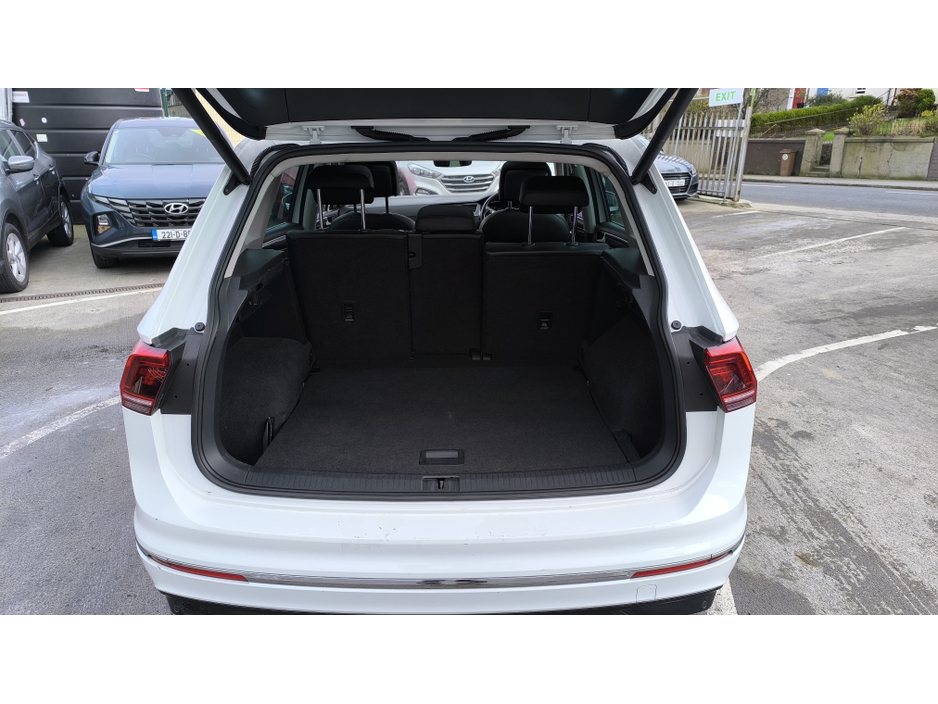 2017 Volkswagen Tiguan - image 11