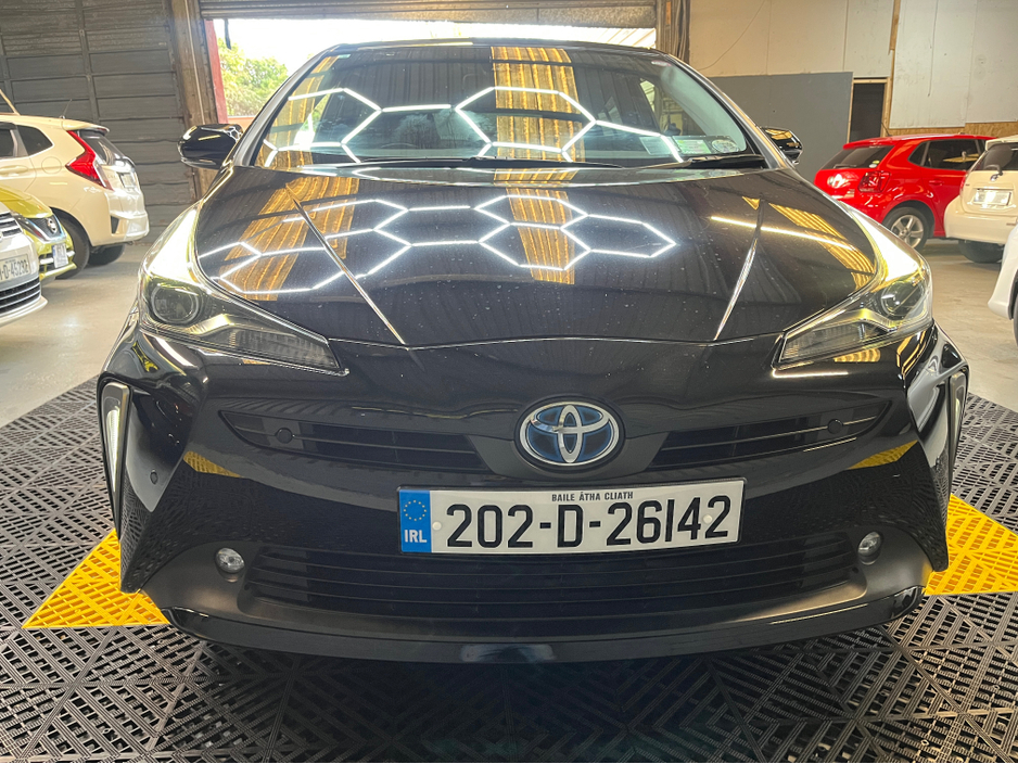 2020 Toyota Prius - image 3