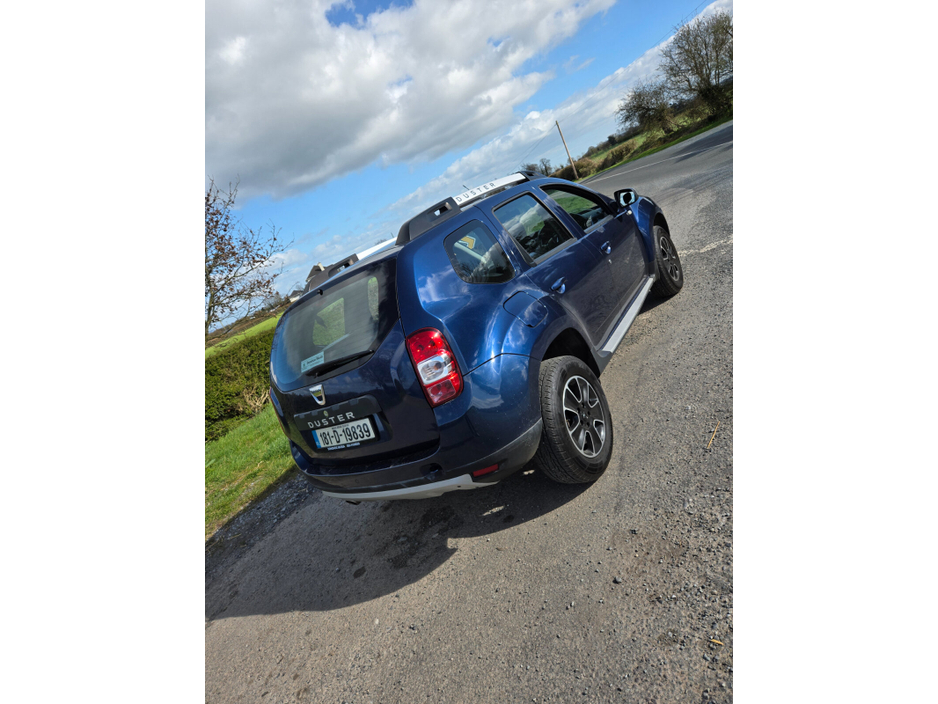 2018 Dacia Duster - image 4