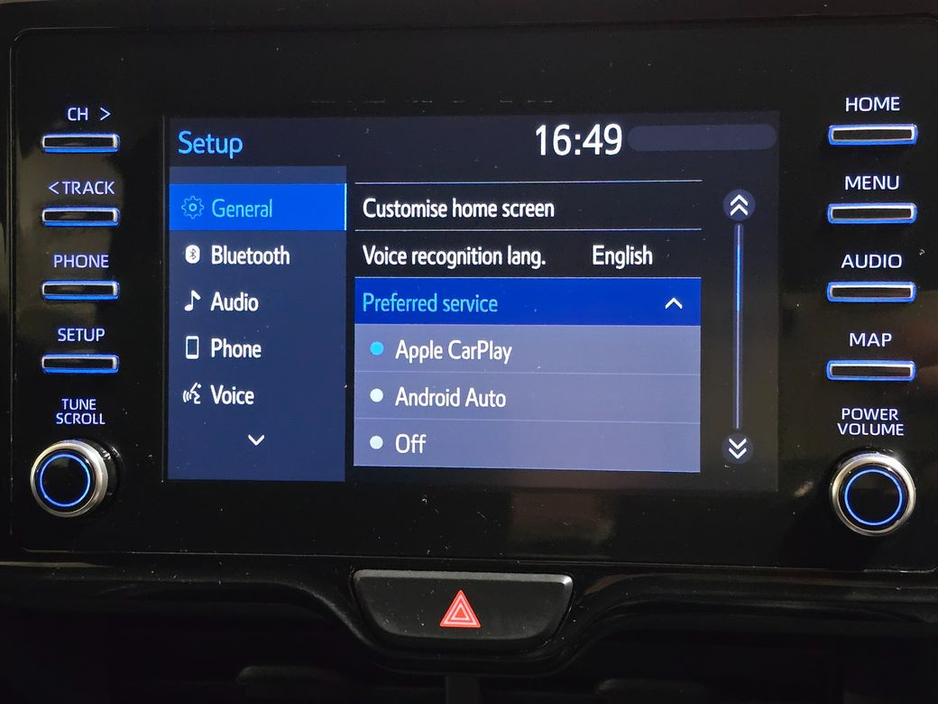 2021 Toyota Yaris - image 13