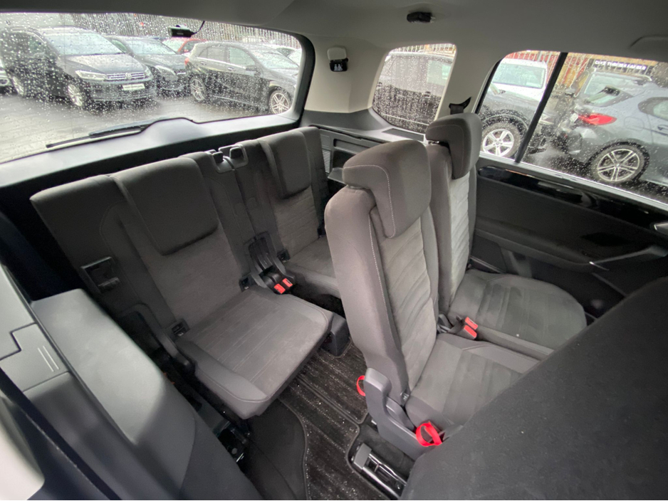 2020 Volkswagen Touran Highline/Auto/7 Seats €28,900