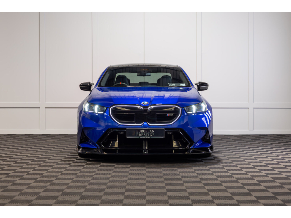 2025 BMW M5 - image 2