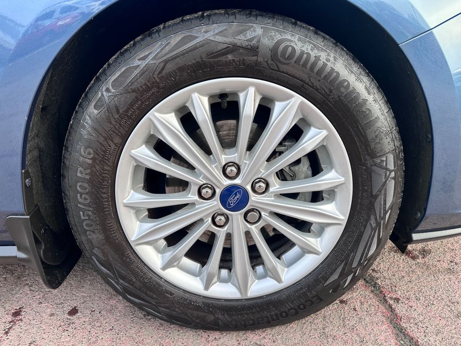 2020 Ford Focus - image 33