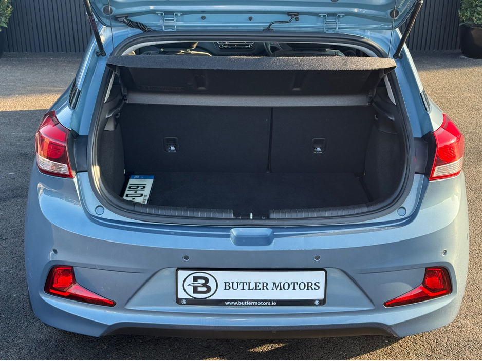 2016 Hyundai i20 - image 20