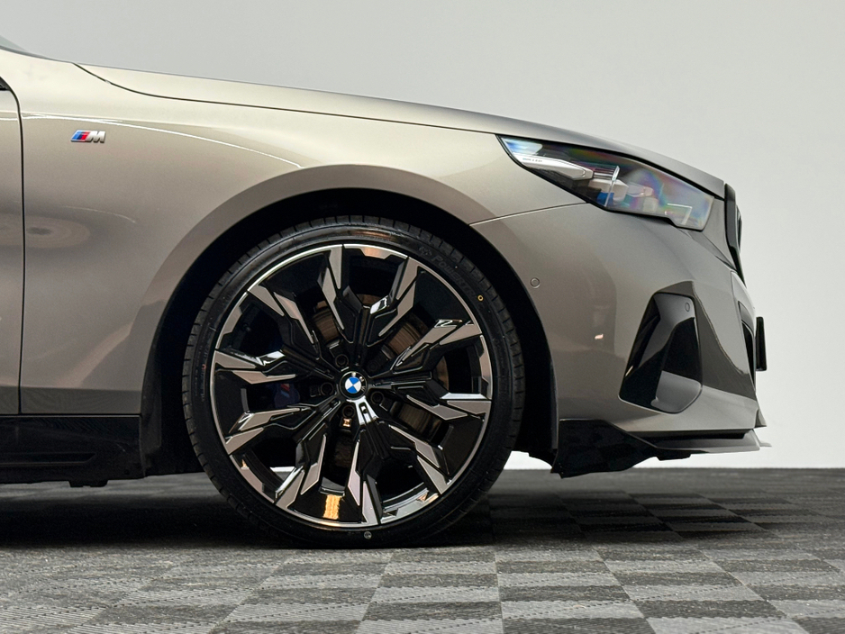 2025 BMW 5 Series 530E M SPORT TOURING €69,990