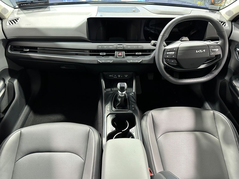 2026 Kia K4 - image 9