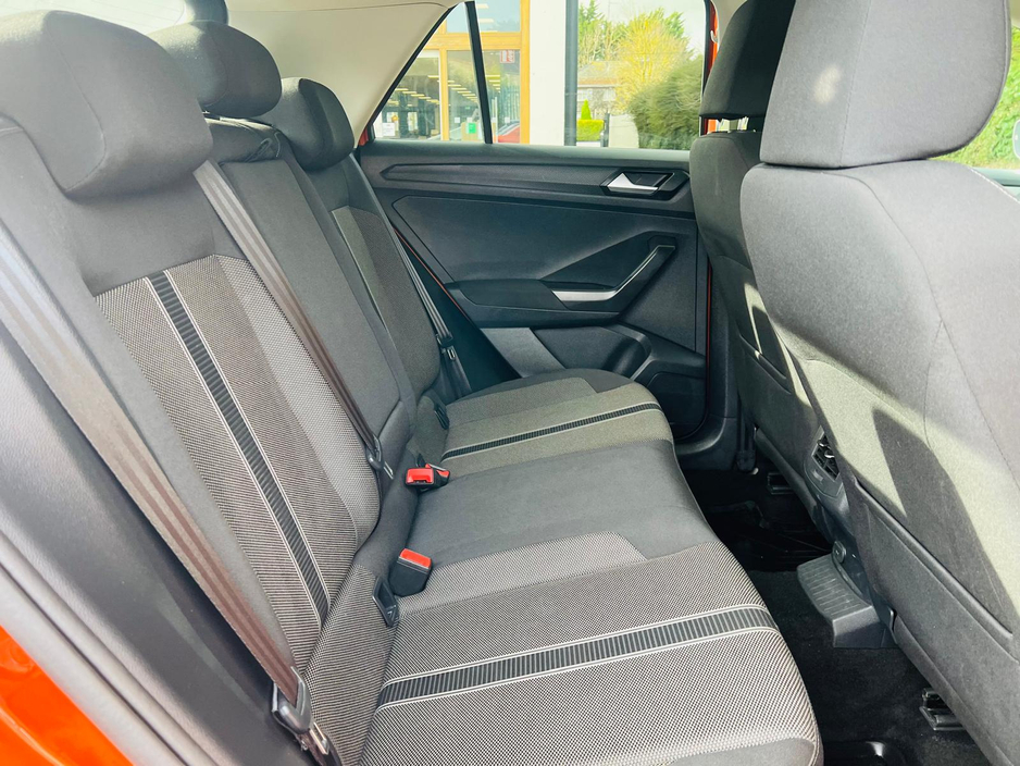 2020 Volkswagen T-Roc - image 12