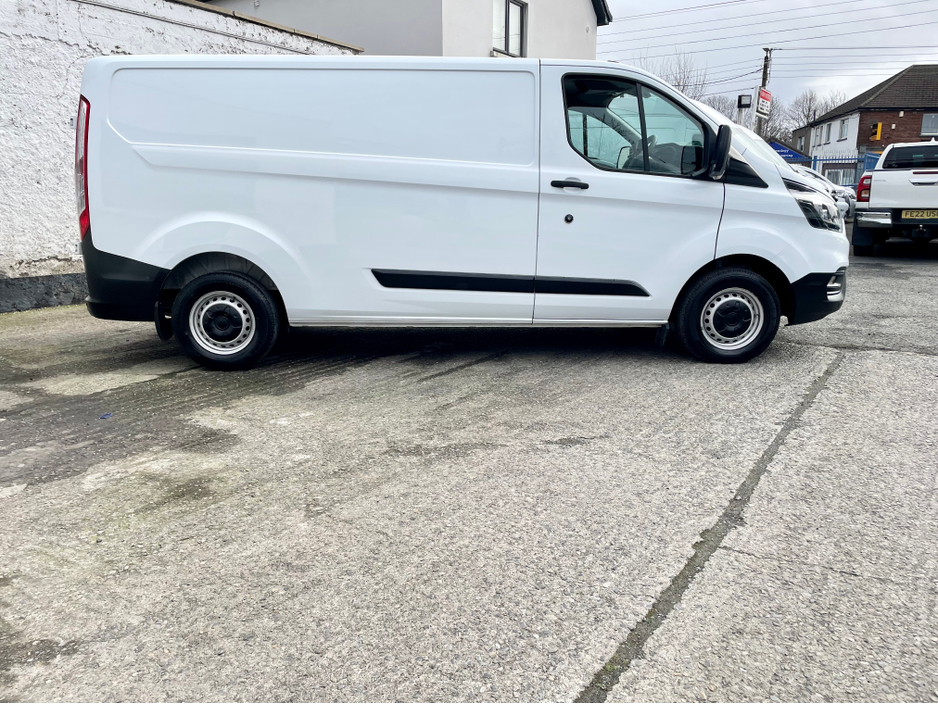 2023 Ford Transit Custom - image 4