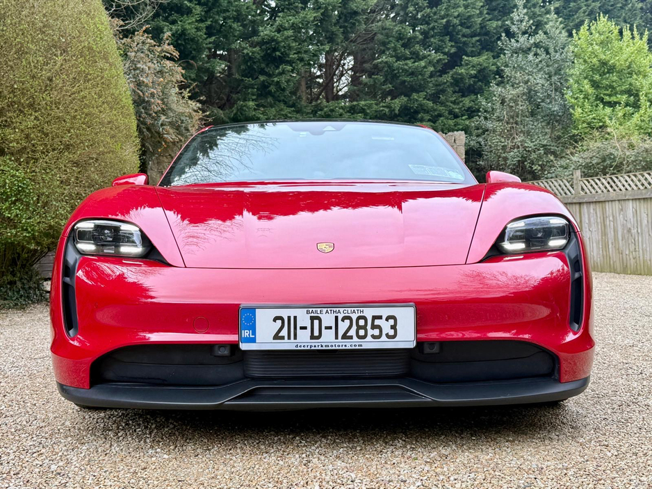 2021 Porsche Taycan - image 9