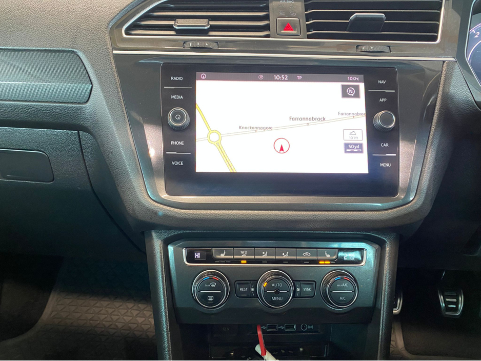 2018 Volkswagen Tiguan - image 18