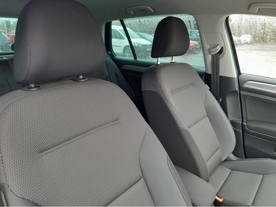 2016 Volkswagen Golf - image 25