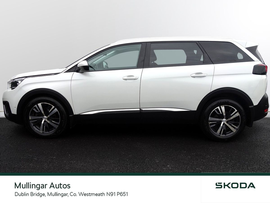 2020 Peugeot 5008 - image 6