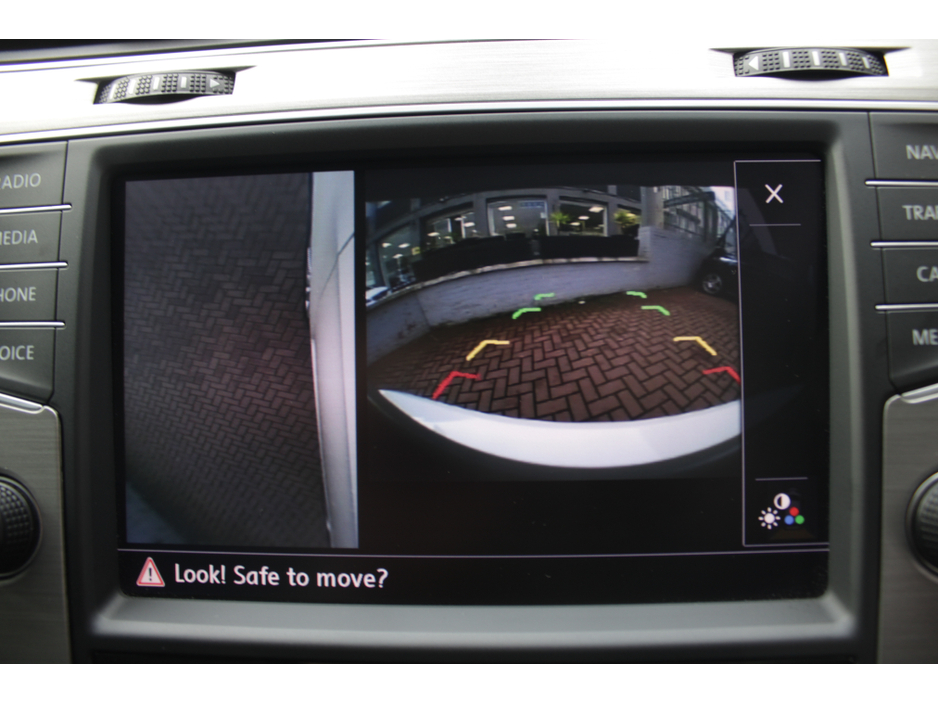 2016 Volkswagen Golf - image 15