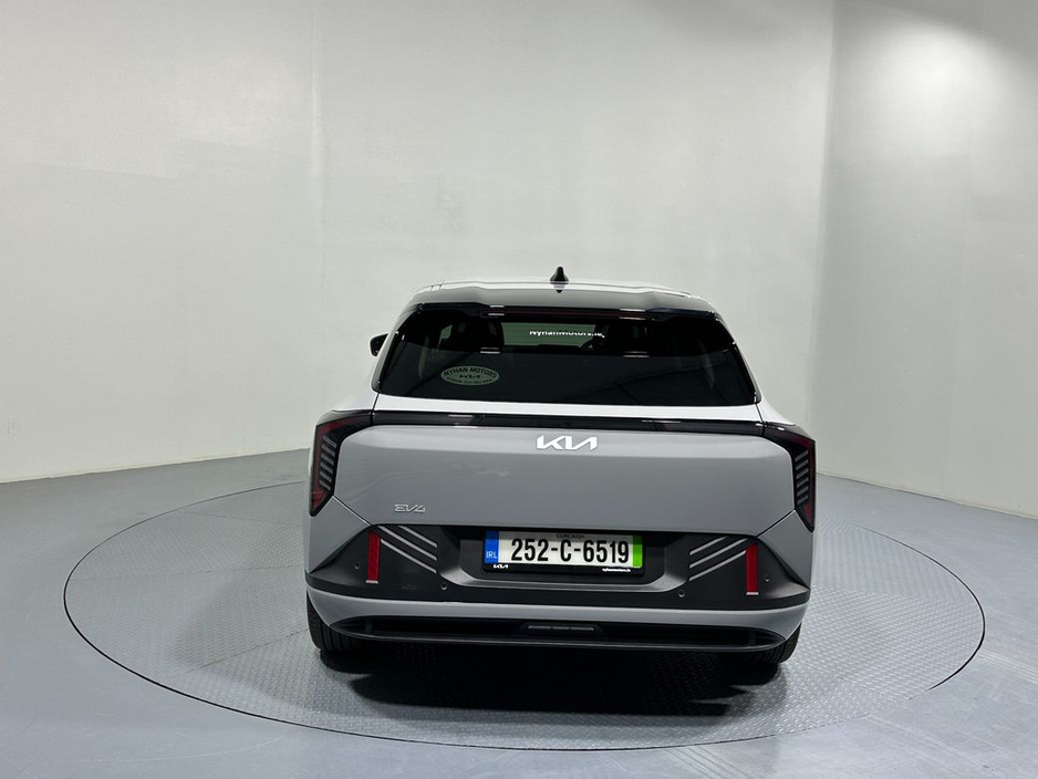 2025 Kia EV4 Earth 3 Hatchback 81.4 Kw/h 630Kms Range €43,400