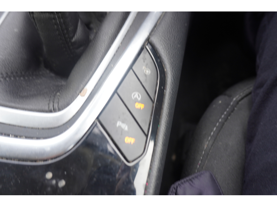 2018 Ford Galaxy - image 17