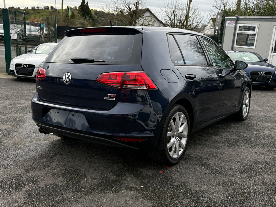2015 Volkswagen Golf - image 5