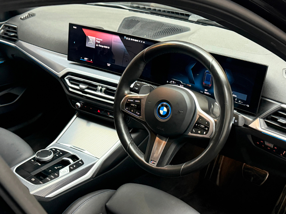 2024 BMW 3 Series - image 10