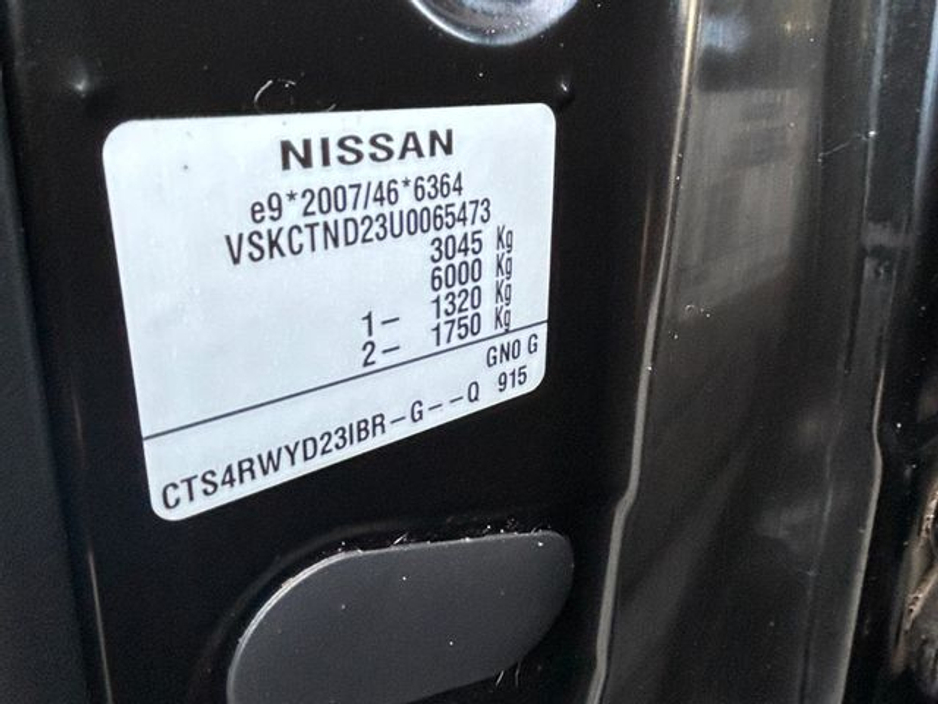 2017 Nissan Navara - image 15