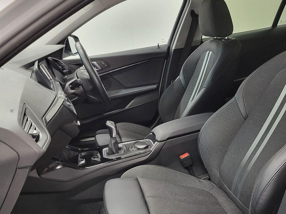 2024 BMW 1 Series - image 7