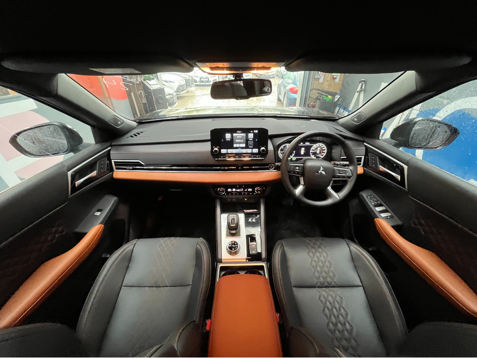 2024 Mitsubishi Outlander - image 20