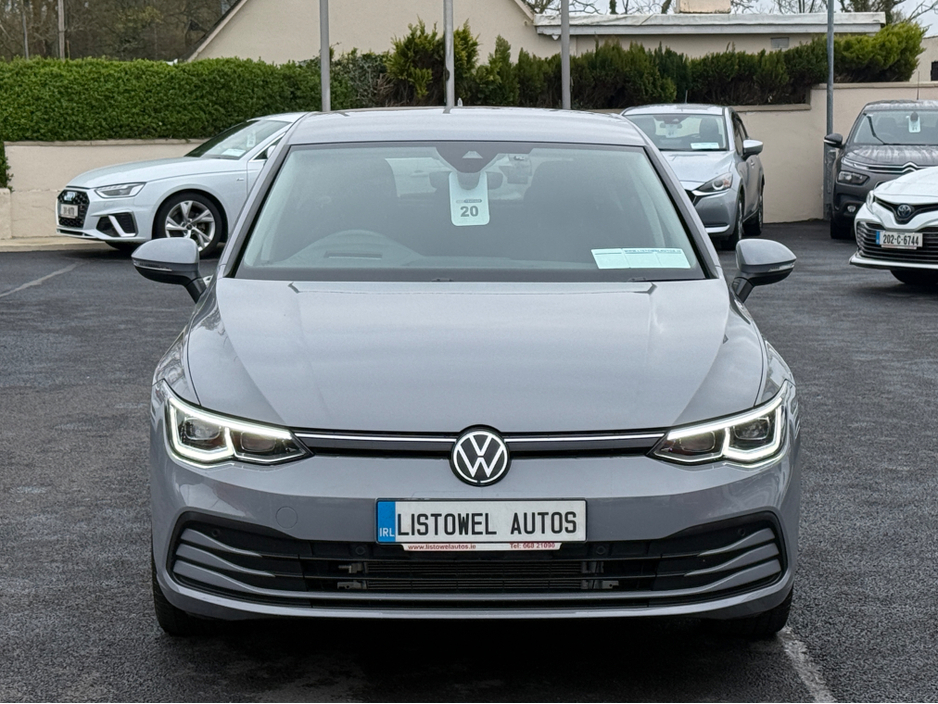2022 Volkswagen Golf - image 5