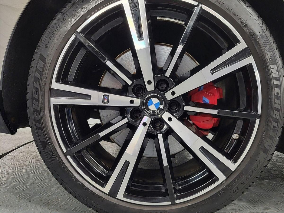 2024 BMW 5 Series - image 14