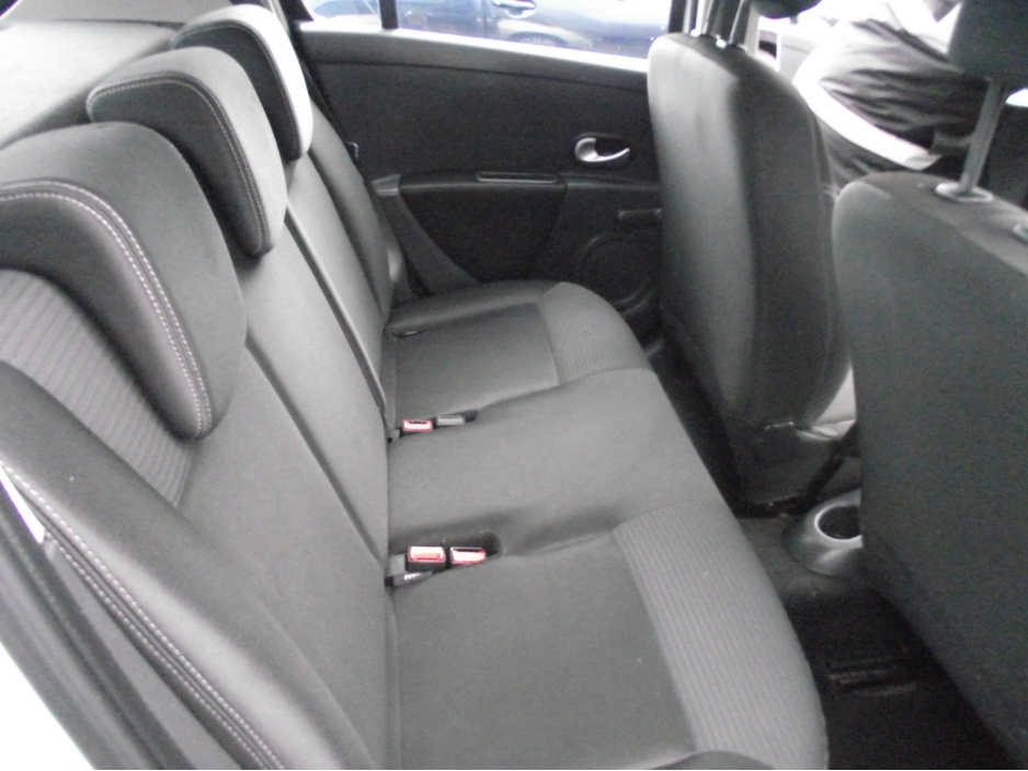 2013 Renault Clio III COLLECTION 1.2 75 5DR €4,950