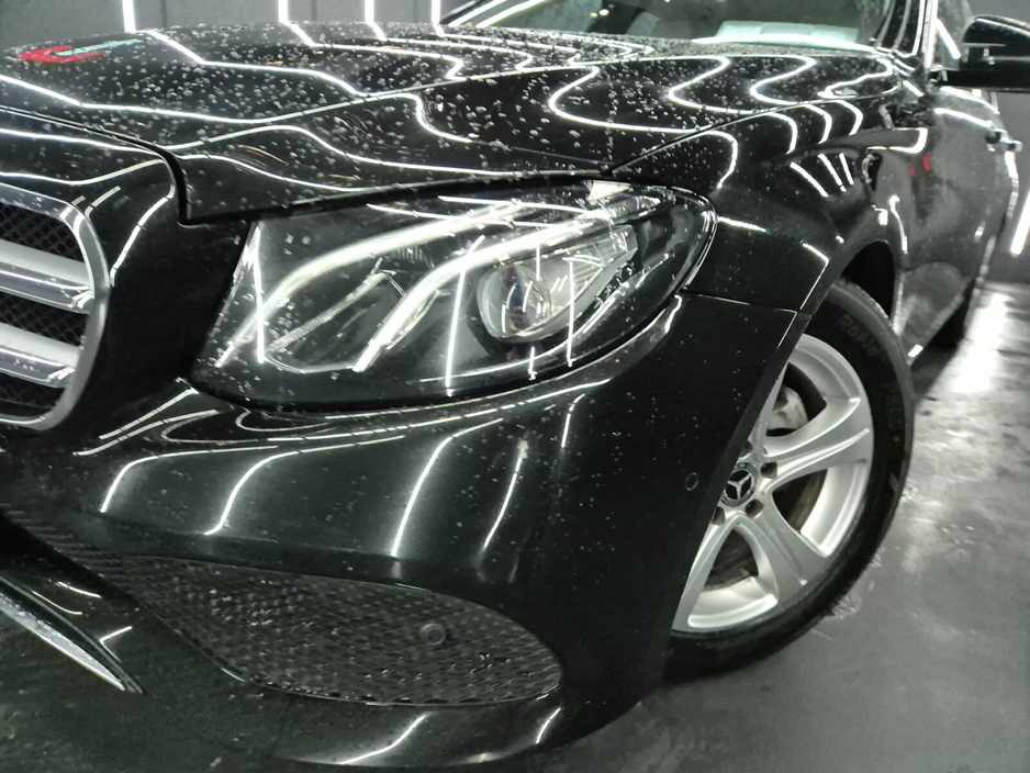 2018 Mercedes-Benz E Class - image 3