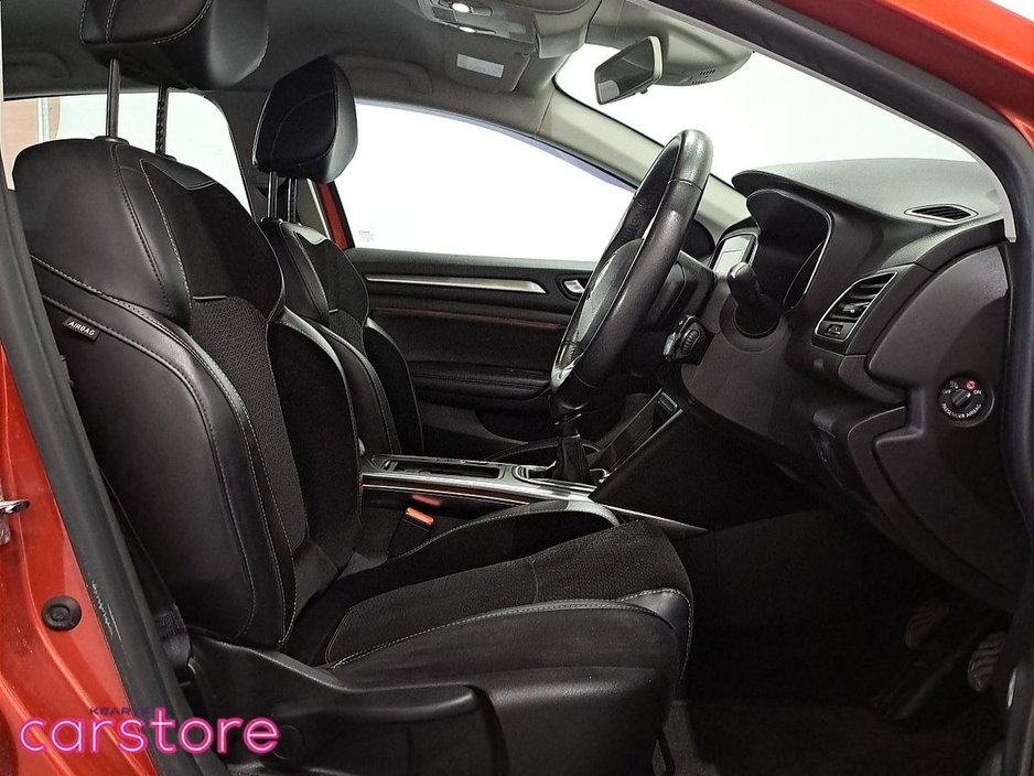 2017 Renault Megane - image 12