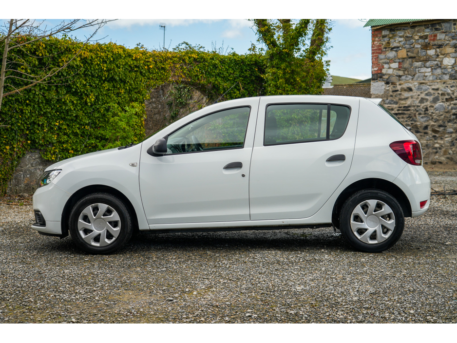 2018 Dacia Sandero - image 14