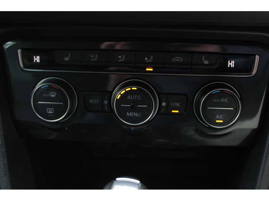 2019 Volkswagen Tiguan - image 14