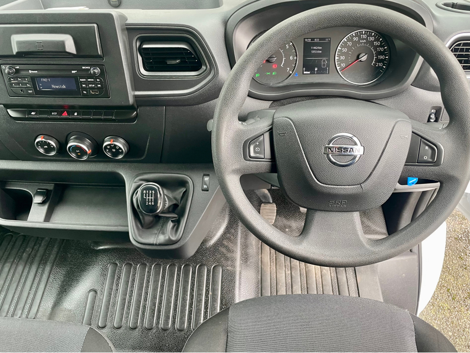 2021 Nissan NV400 - image 9