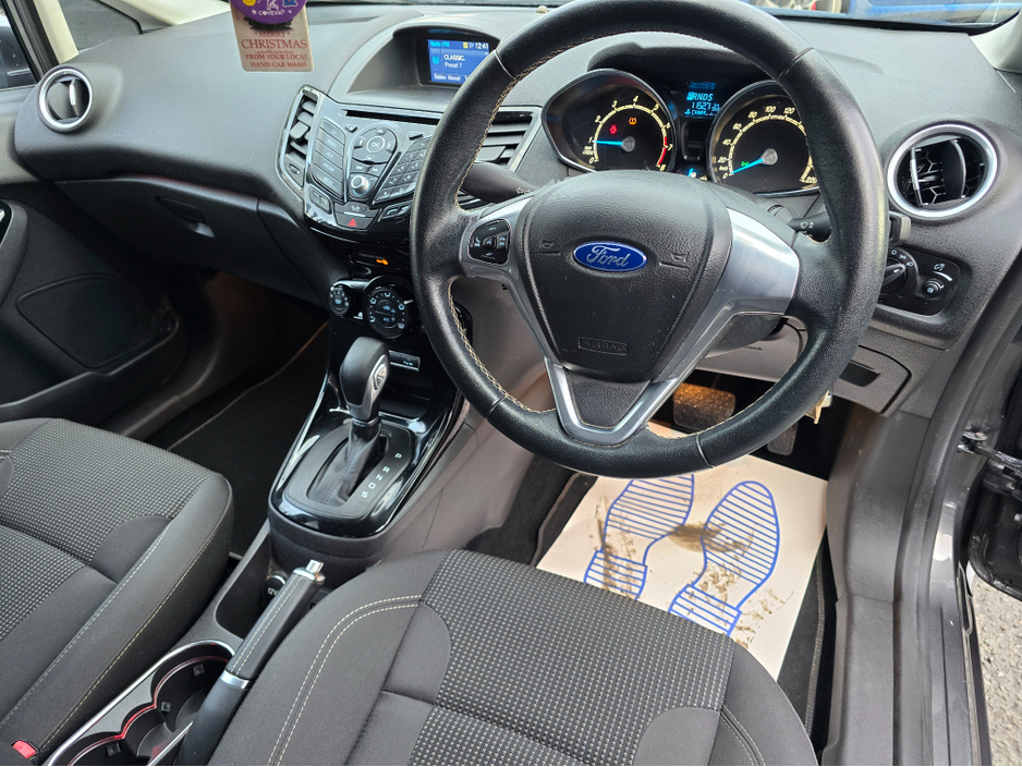 2016 Ford Fiesta - image 14