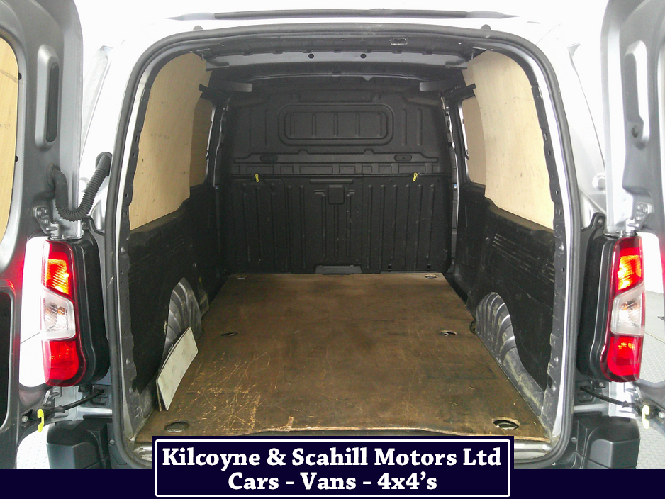 2023 Peugeot Partner - image 16