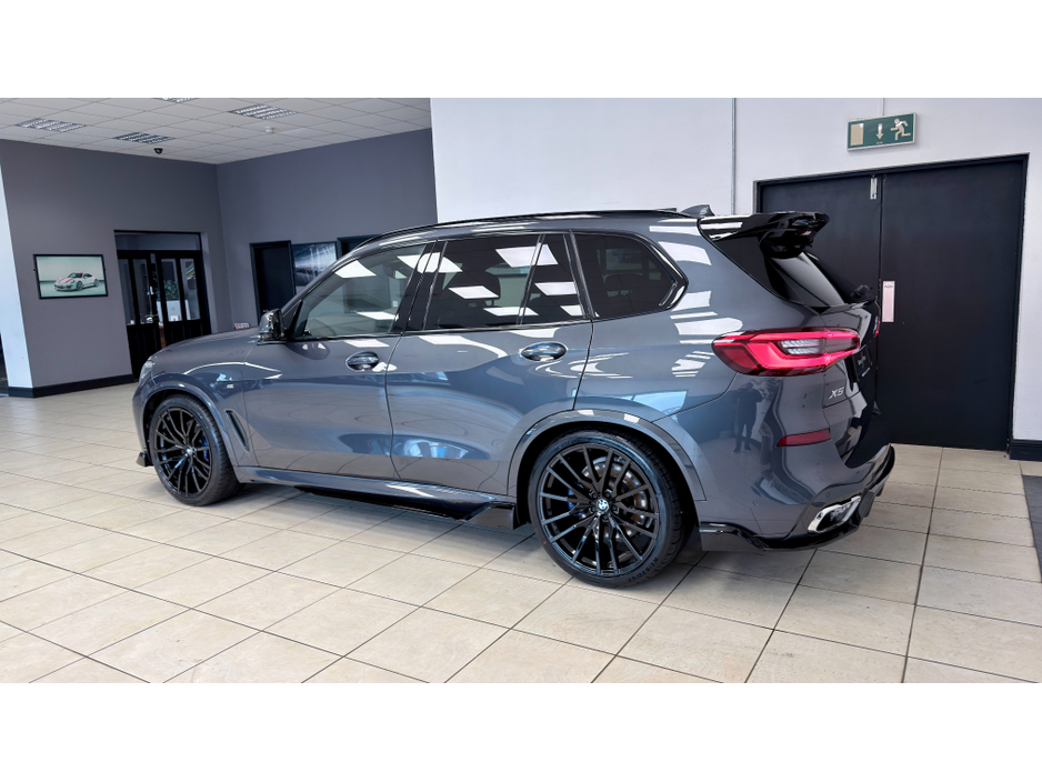 2019 BMW X5 - image 6