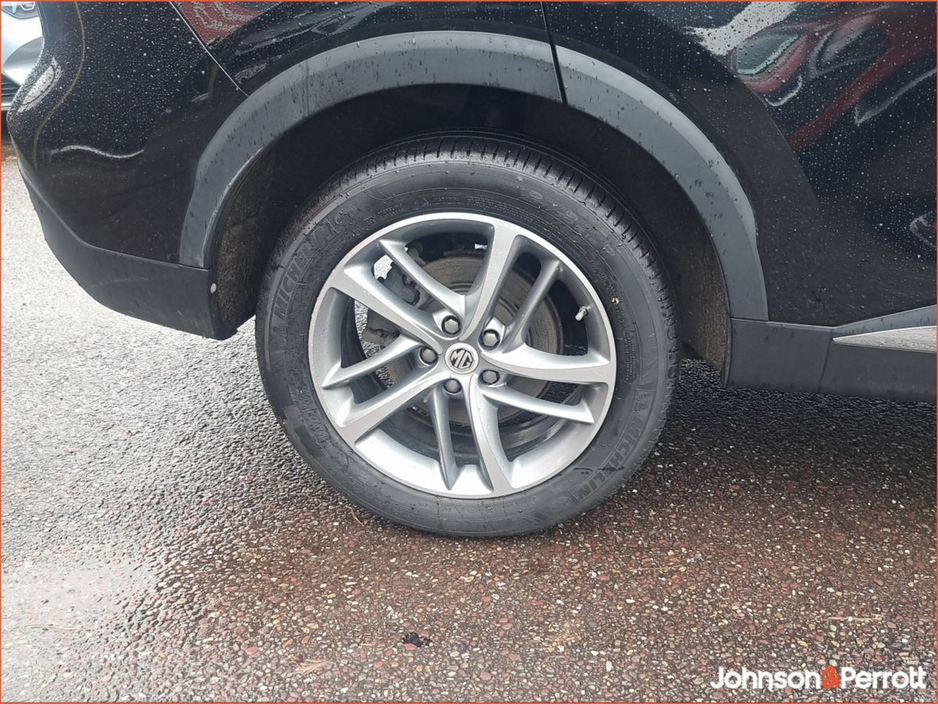 2023 MG HS - image 10