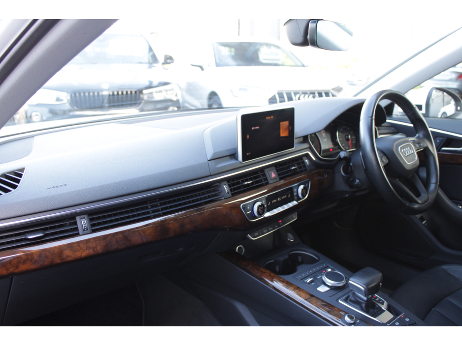 2016 Audi A4 - image 22