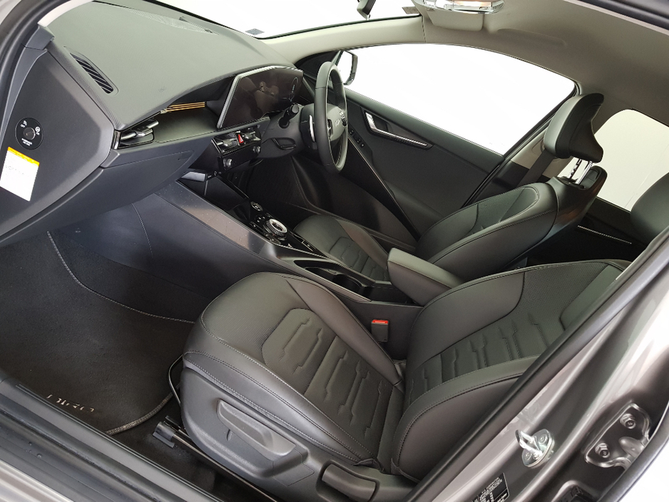 2025 Kia Niro - image 6