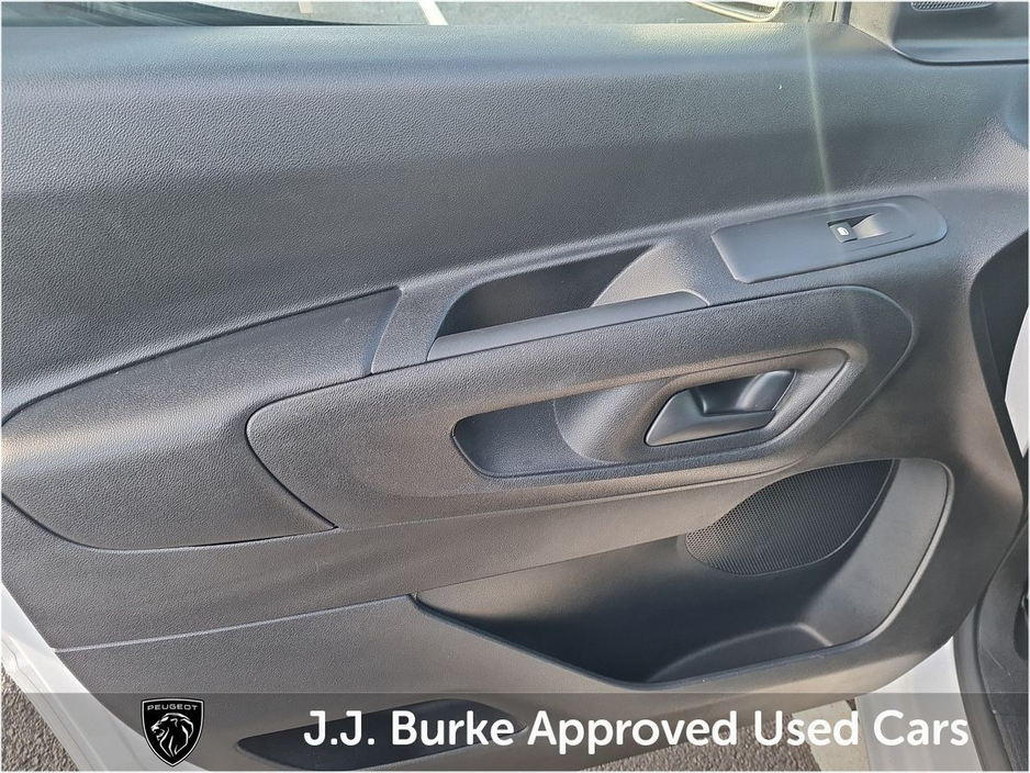 2025 Peugeot Partner PARTNER PRO PLUS1.5 HDI 100 65