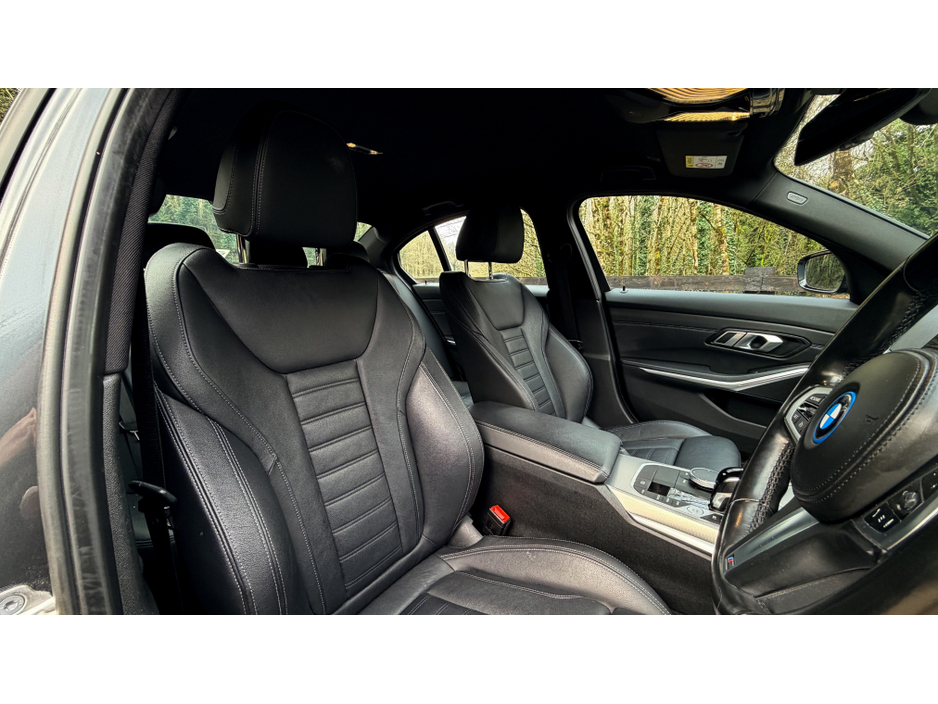 2021 BMW 3 Series 2021 (212)  BMW 330e M-SPORT X-DRIVE (4WD) 290BHP €25,999