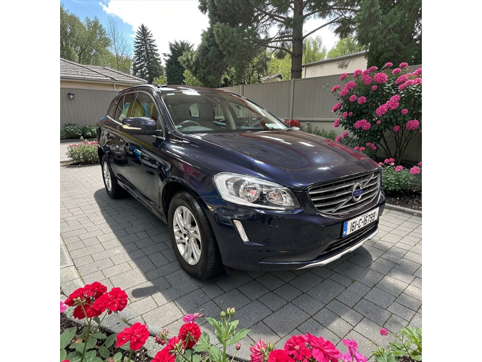 2016 Volvo XC60 - image 5