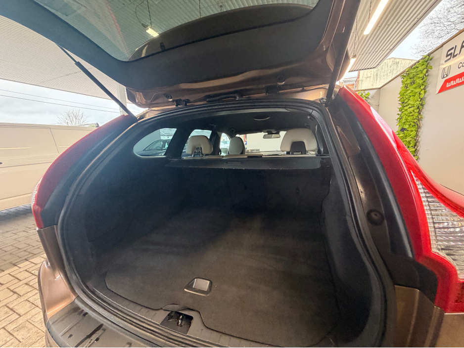 2013 Volvo XC60 - image 7