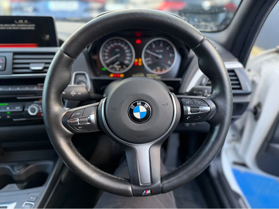 2016 BMW 1 Series - image 17