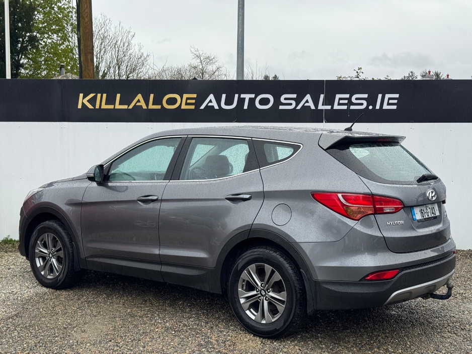 2016 Hyundai Santa Fe - image 8