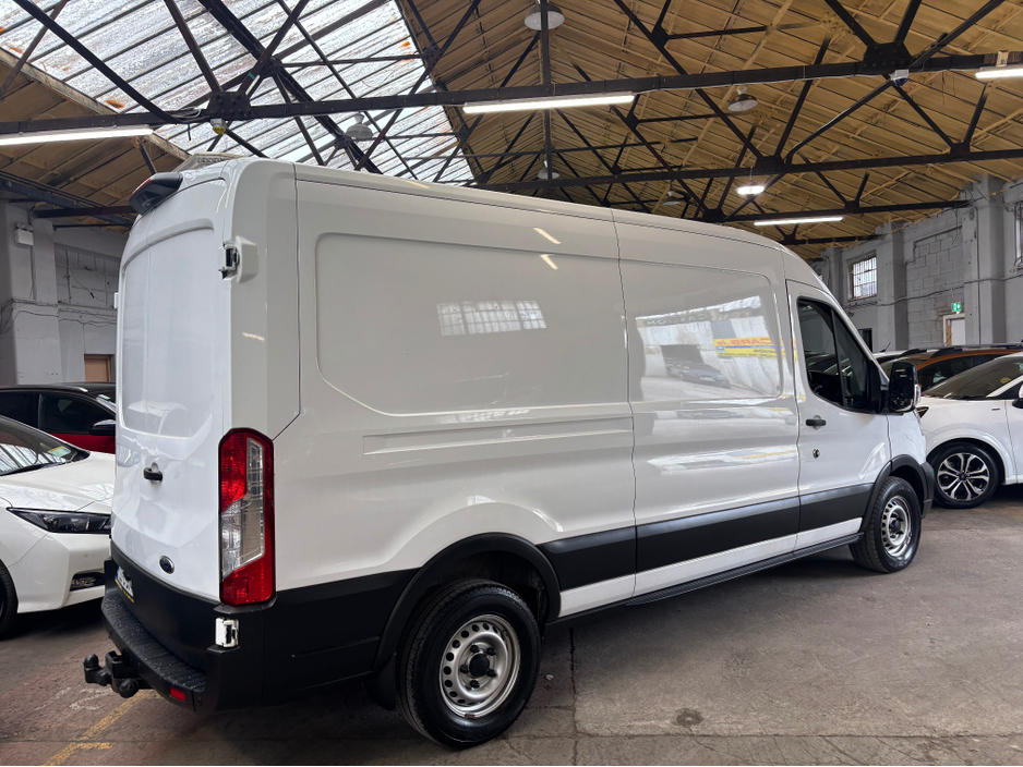 2022 Ford Transit - image 7