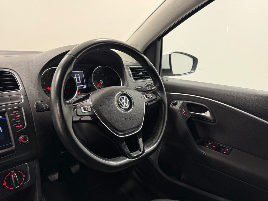 2017 Volkswagen Polo - image 17
