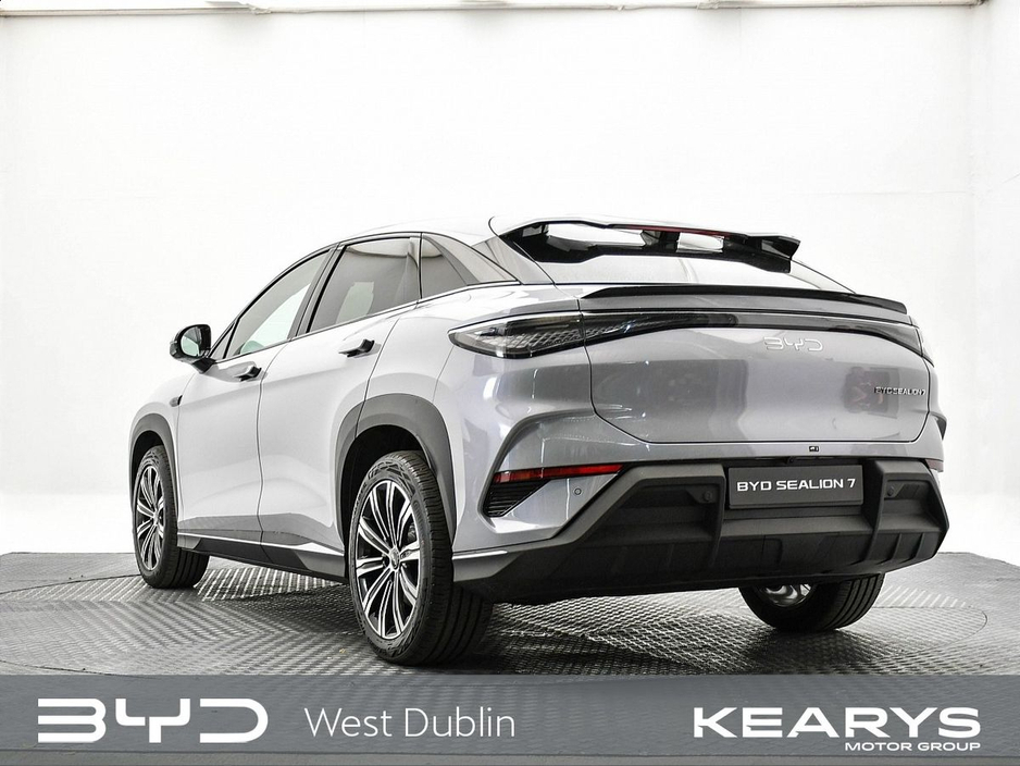2026 BYD Sealion 7 - image 6
