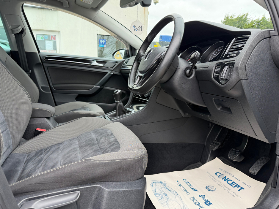 2016 Volkswagen Golf - image 16