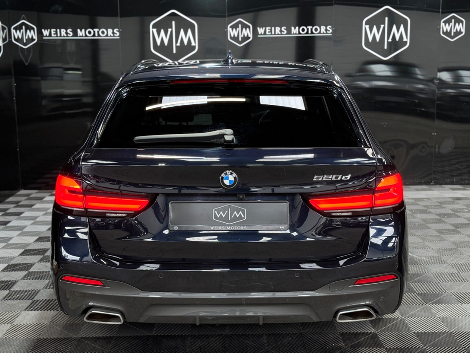 2021 BMW 5 Series - image 10