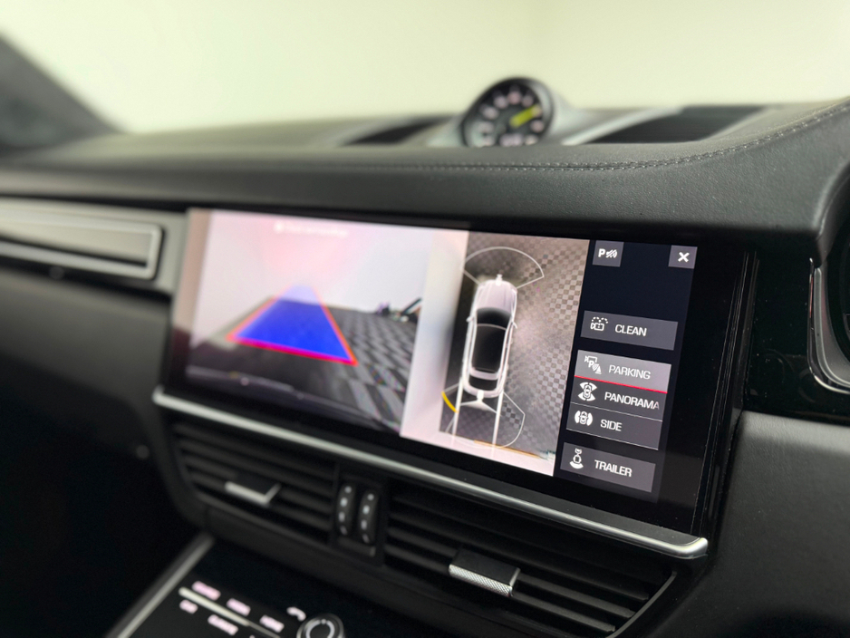 2021 Porsche Cayenne - image 27